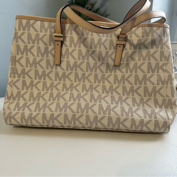 Michael Kors Jet Set Travel Top Zip Signature Monogram Tote. Authentic - Picture 2 of 16